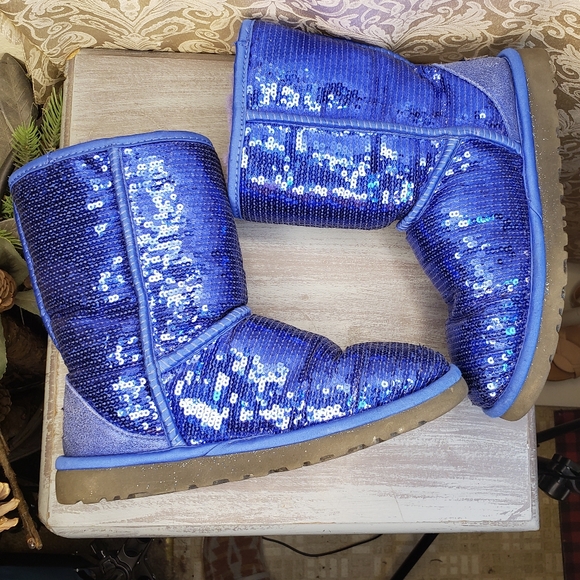 Ugg Australia Blue-Sequined Boots with Sheepskin Lining Women's size 6. - Picture 10 of 16